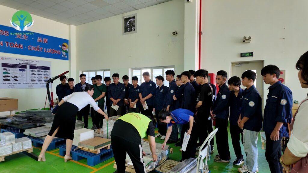 hỗ trợ sinh viên